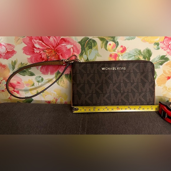 Michael Kors wristlet, brown and gold, approximately 7 5/8” x 4” - Picture 2 of 5